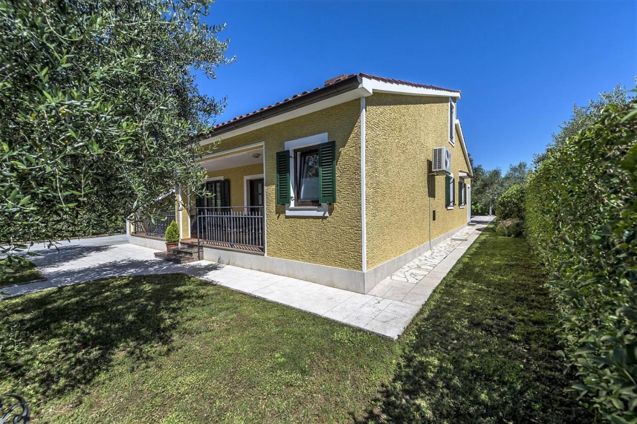 Spacious Three-Bedroom Villa Balun With Pool Пореч Екстер'єр фото