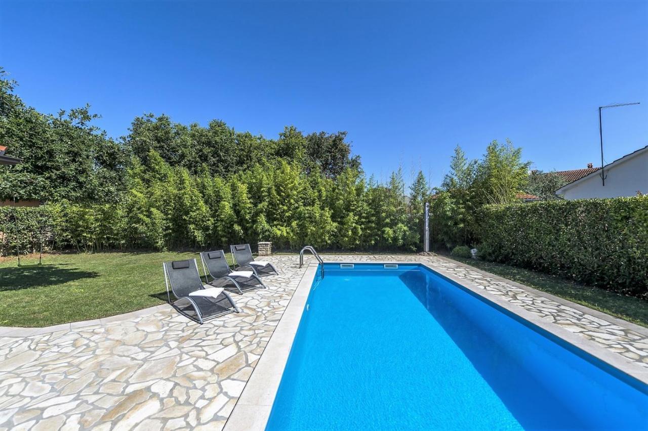 Spacious Three-Bedroom Villa Balun With Pool Пореч Екстер'єр фото