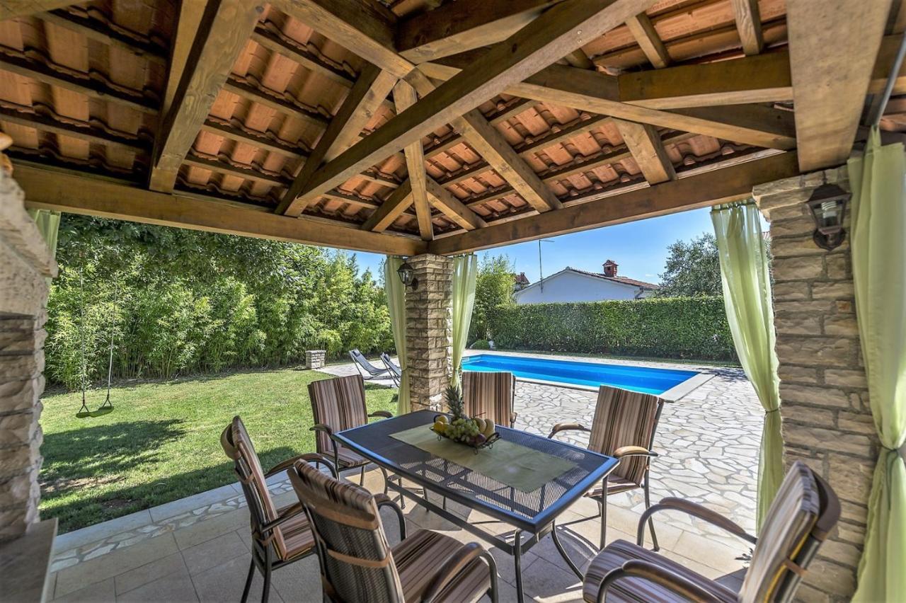 Spacious Three-Bedroom Villa Balun With Pool Пореч Екстер'єр фото