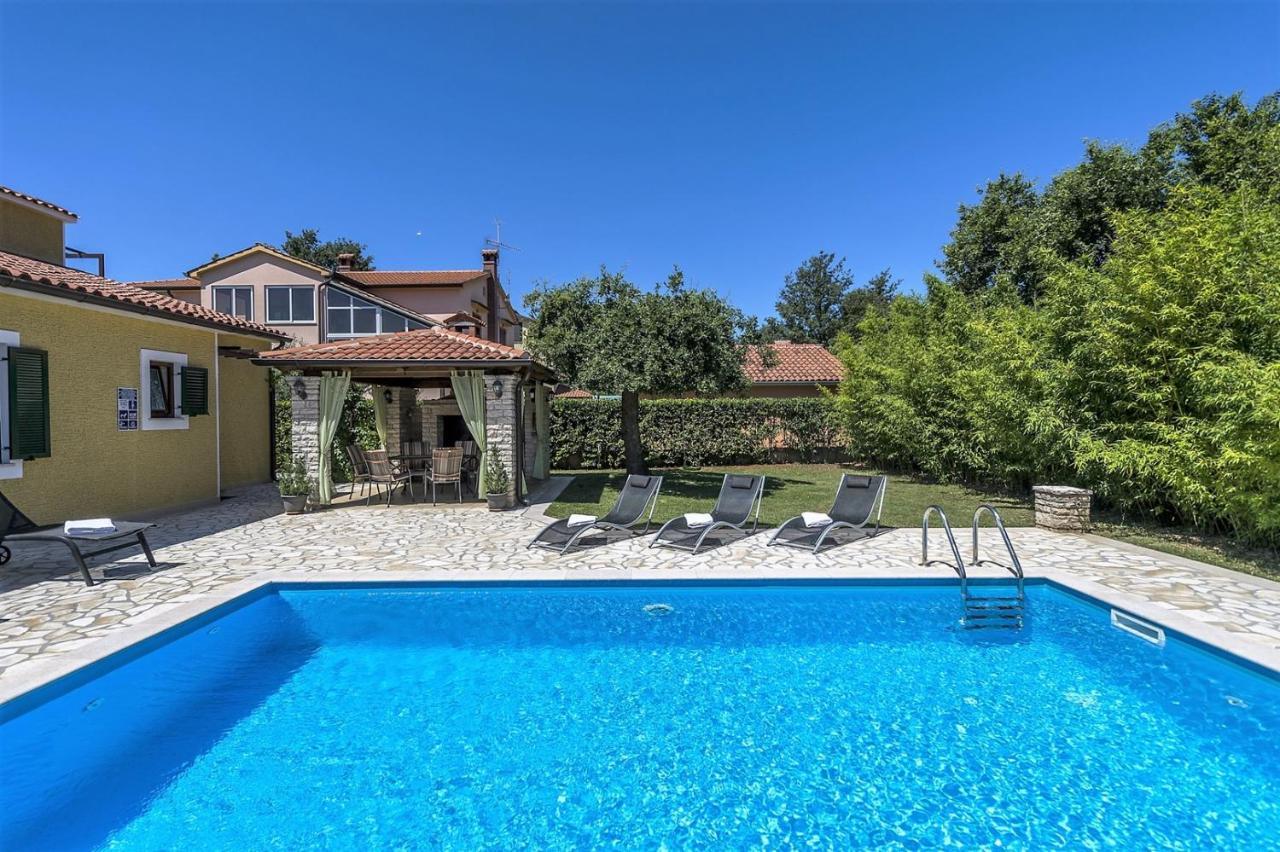 Spacious Three-Bedroom Villa Balun With Pool Пореч Екстер'єр фото
